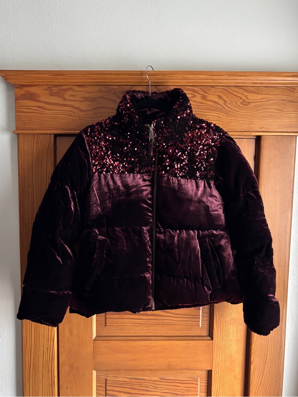 Anthropologie Maeve Vera Sequin Velvet Puffer Jacket in Wine Size Medium NWT